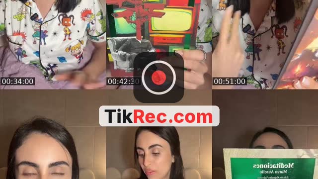 TikTok live: Pijamada de libros 📚🫶🏻 by @fabineyjonguitud