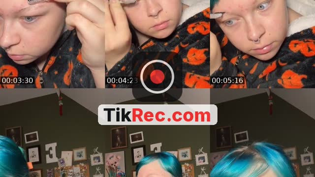 TikTok live: Hai! 4:30 am shift ~ by @squ1rmyw0rm
