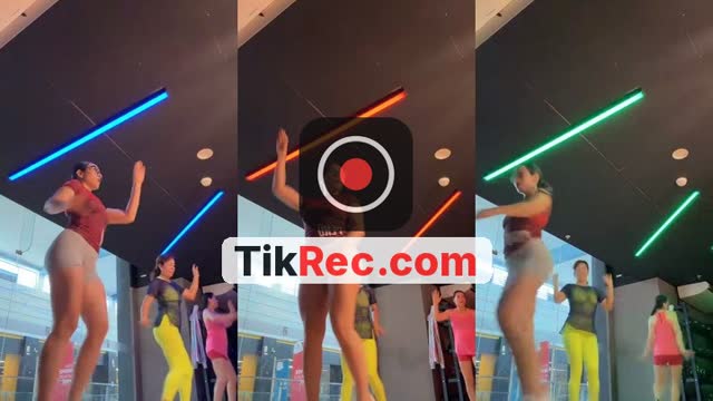 @luciajimenez.11 TikTok live