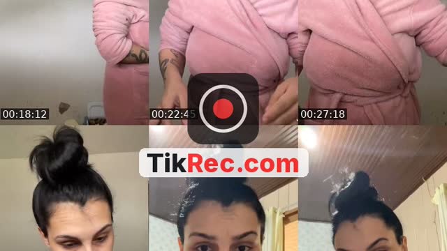 TikTok live: lavando louça e papiando by @juliarfaela