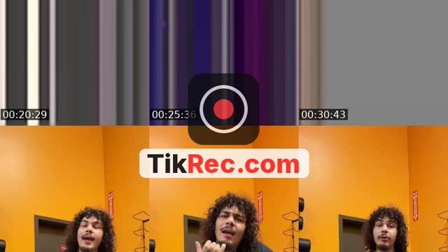 TikTok live: GYM WITH CHAT by @hi8ways