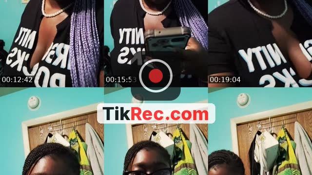 TikTok live: heyy by @yourfav_doll0