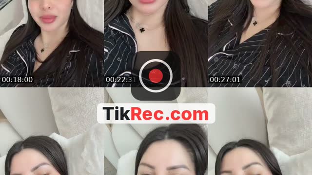 TikTok live: Hola🙋🏻‍♀️ by @kcc_doll