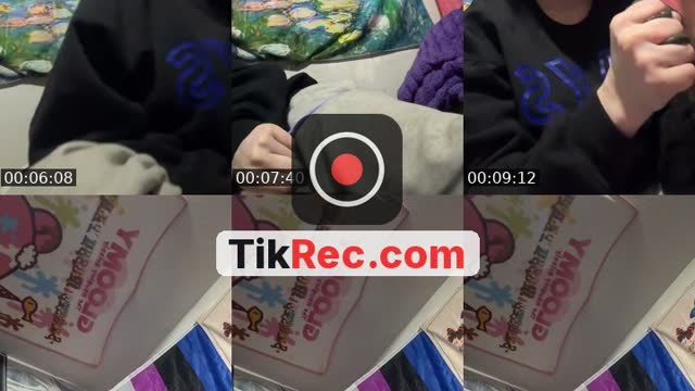 TikTok live: Chilling!!!!! ask anythin by @rias_messy