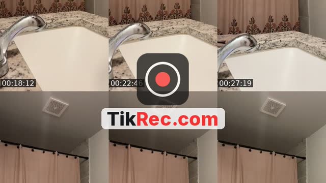 TikTok live: Shower timeeee😵‍💫 by @bluee_vixenn