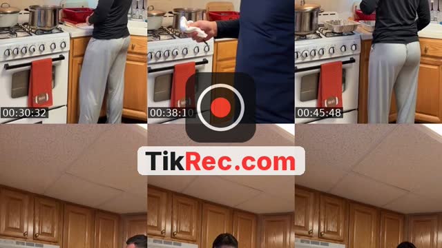 TikTok live: 🤘🏼🏳️‍🌈 by @chrissviolaa