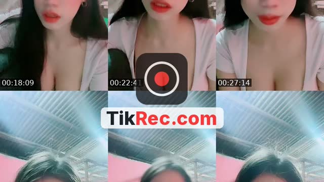 TikTok live: Mama mo white HAHAHA by @jen012008