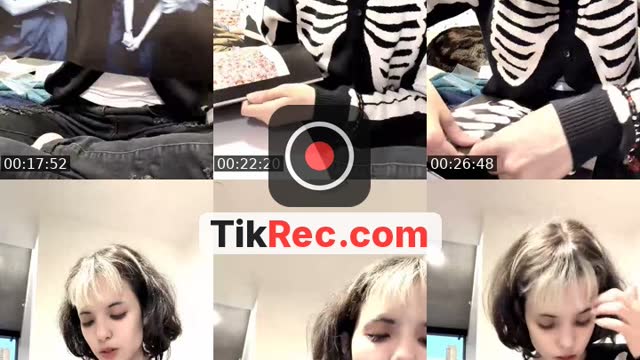TikTok live: TAEMIN ALBUMS + IM SICK RN by @plummy_bunny