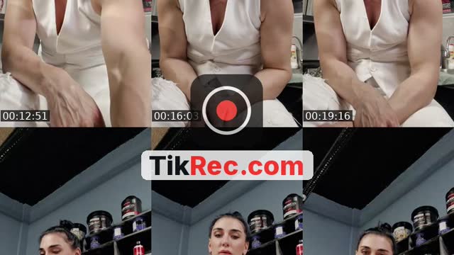 @08naida TikTok live