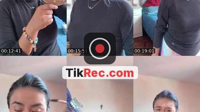 TikTok live: Charlemos mientras me alisto 🩷 by @solange.crl