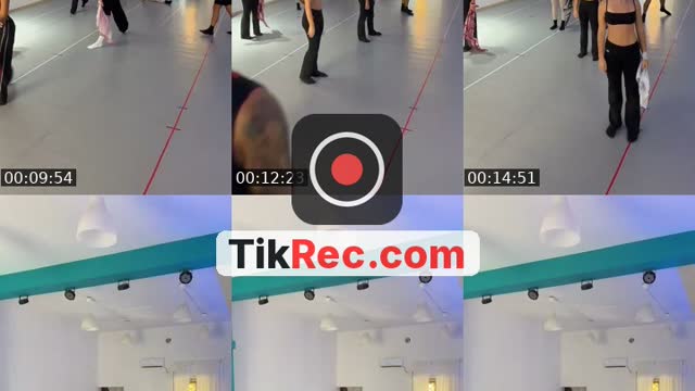 TikTok live: RICOMINCIANO LE LEZIONI by @vstudiodance