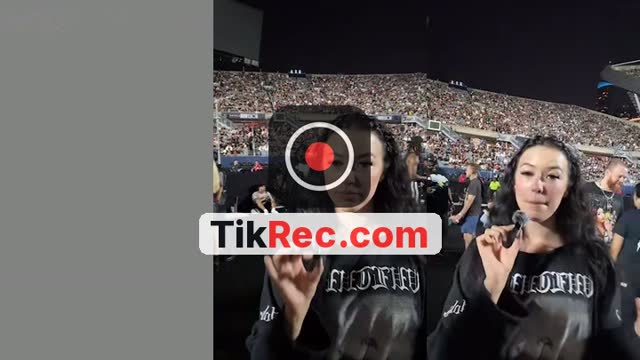 YE LIVE IN CHICAGO N1 - @allysonn.w4