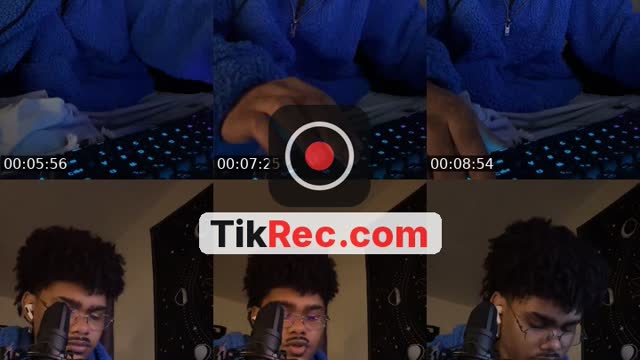 TikTok live: LIVE ON TWITCH in bio💜🌙 by @moonnbboyy