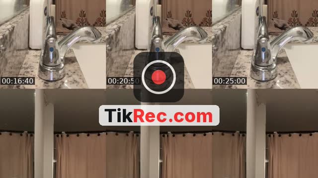 TikTok live: Shower time before hospital 🏥 by @bluee_vixenn