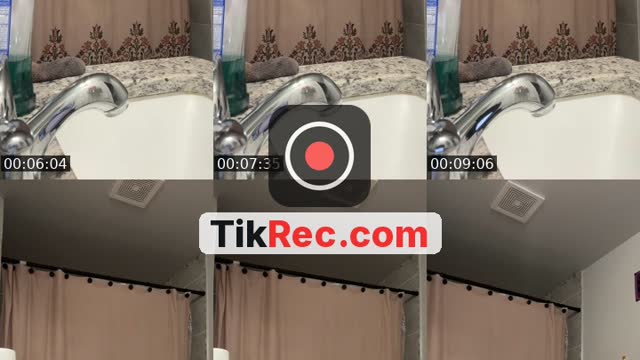TikTok live: Shower time before hospital 🏥 by @bluee_vixenn
