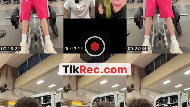 TikTok live: ITS FRIDAYYYY🤪 by @roman.irl
