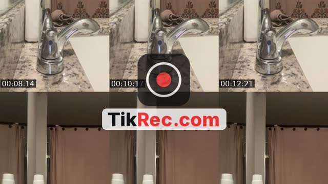 TikTok live: Shower time before hospital 🏥 by @bluee_vixenn