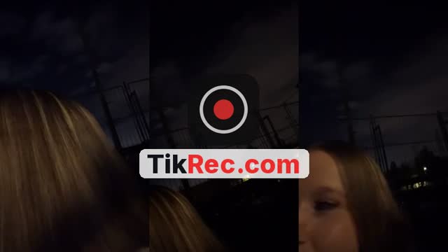 @claudiaa.fdz TikTok live
