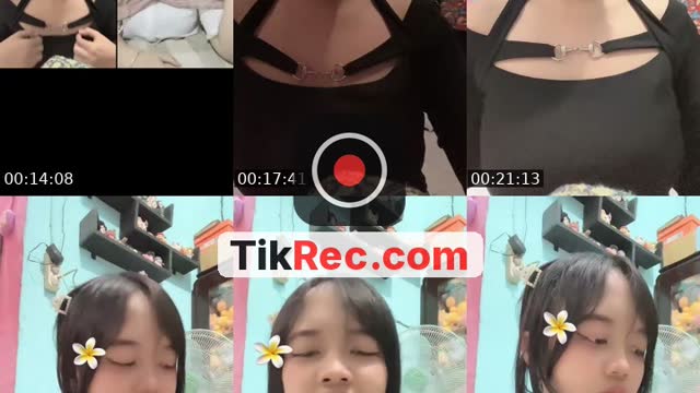 TikTok live: Aku di sebelah mu 👋🏻 by @biilaaaaa.a