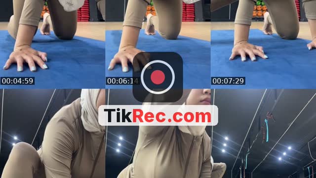 TikTok live: yoga by @kayiiiiiin