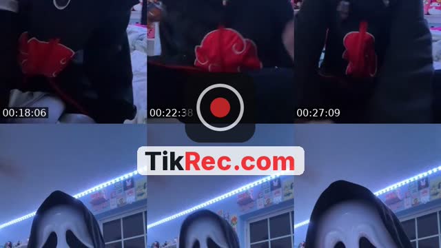 @jillian_rae_r TikTok live from 2026-10-04
