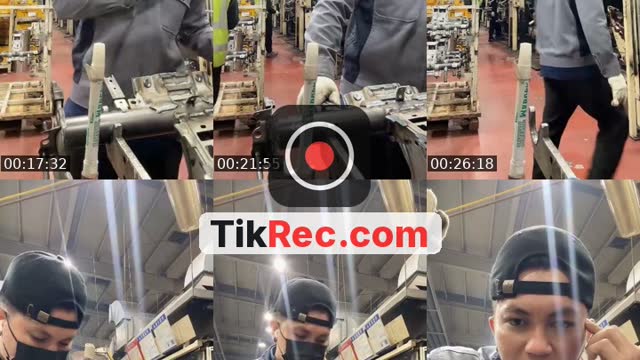 TikTok live: Umume wong lanang🤣 by @oxzyjeon
