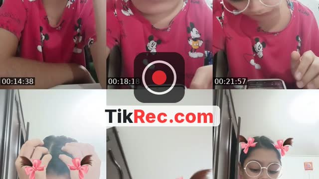 TikTok live: holiii 💕 by @viole350