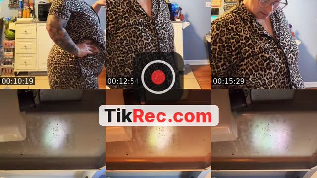 @jusplainchels TikTok live from 2026-10-08
