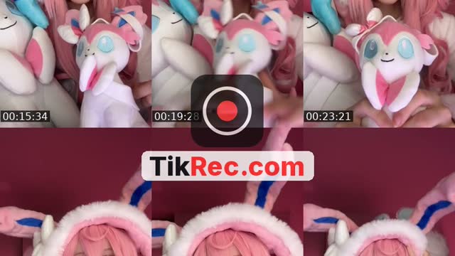 TikTok live: Sylveon cosplay ❤️ by @yuumii.xp