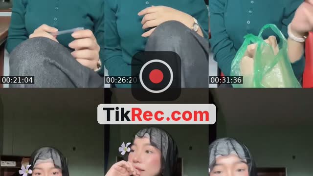 TikTok live: hii by @honeyc4ndy