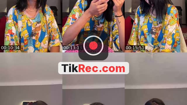 TikTok live: Holaaa by @1st_kittyy