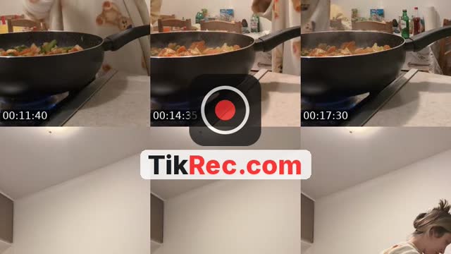 @avaapoletski TikTok live from 2026-10-08