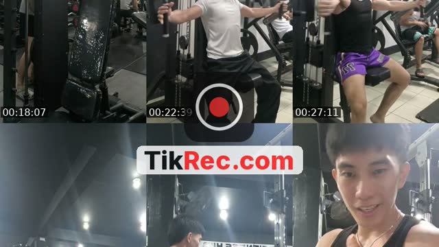 TikTok live: UPPERRR DAAYY by @k.yannnnnn