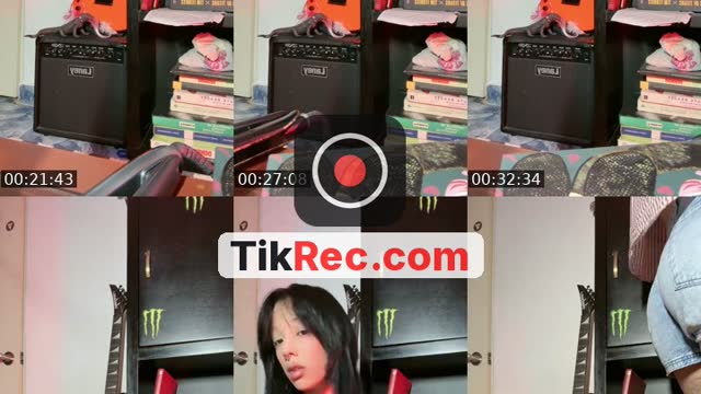 TikTok live: sunday by @laclownesa