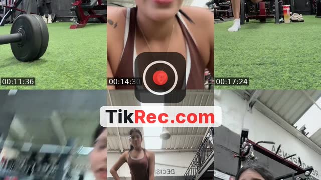 TikTok live: hello chiquillos by @nat_oficiall.s