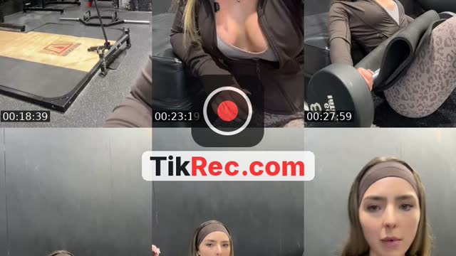 TikTok live: Glutes workout 🤍￼ by @itsamandafit