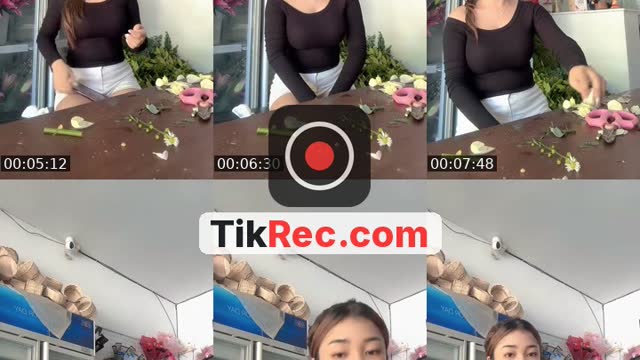 @putuliaa28 TikTok live