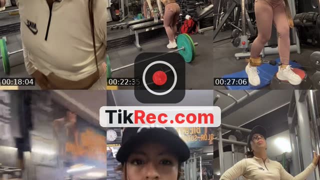 TikTok live: Holiiiii by @omayda04