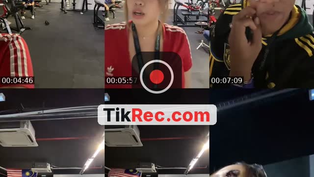 TikTok live: w’s in the chaaaatt by @miraeith