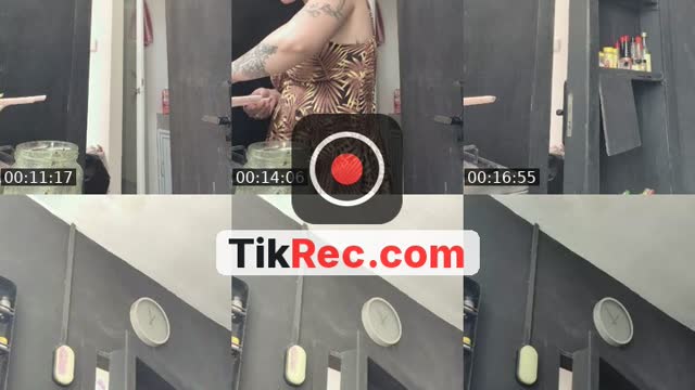TikTok live: hewwooo by @kalaurayourbigsis