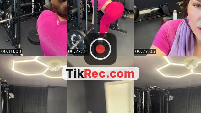 TikTok live: Gym with me ✨🫶🏻 by @solbojorquez88