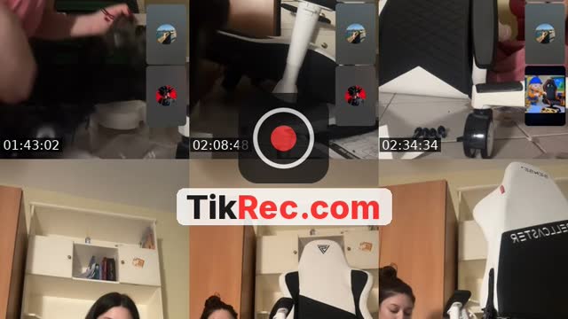 TikTok live: Hellooo🤍 by @sunrisebaaby