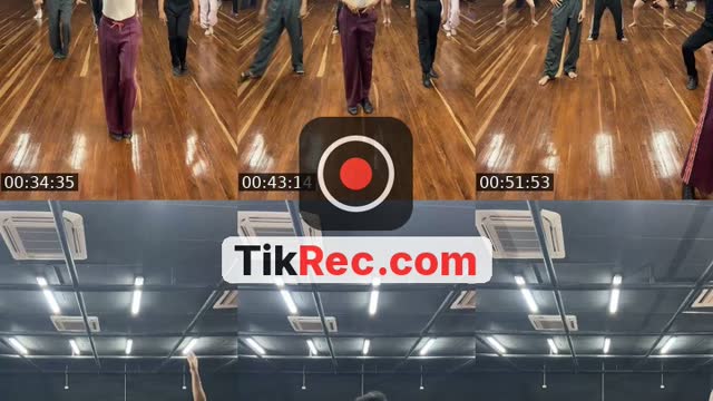 TikTok live: Class Moon by @eliot_oficiall