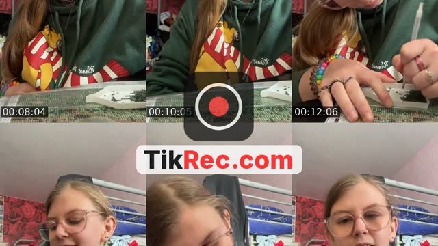 TikTok live: Come chat❤️ by @sofcr190