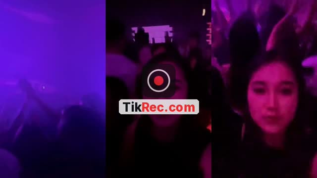 @its.trisny TikTok live