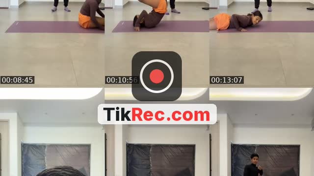 TikTok live: Class Moon by @eliot_oficiall