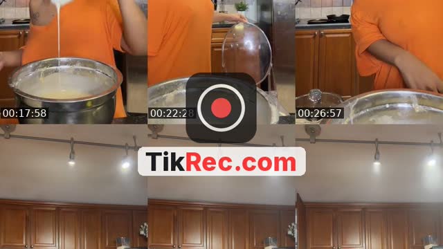 TikTok live: Cookin' in a Moomoo w/ the vibes by @miahroseofficial