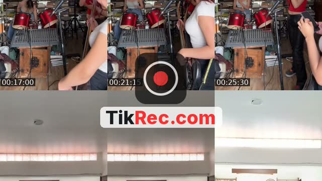 TikTok live: Ensayoooooo by @idontwearpinkband