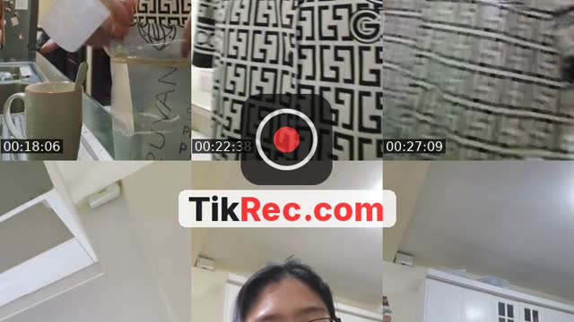 TikTok live: Yapping 😼 + brekky ☕️ by @liliberry28