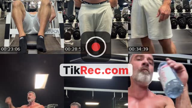 TikTok live: Happy Monday… by @tramfitsix